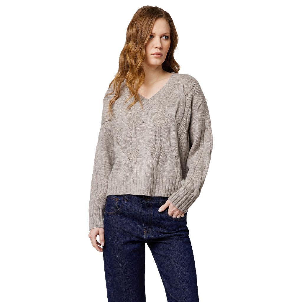 Alpha Studio Women's Beige Sweater